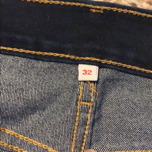 Levi’s denim shorts - Picture 3 of 3